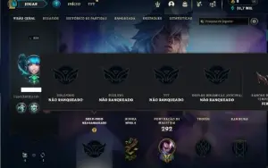 Unranked com 100 Champs e 70 Skins ( MID / TOP / JG )