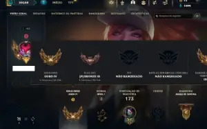 Ouro 4 com 60 Champs e 37 Skins + 2 Prestigios da Akali