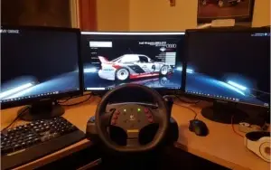 Volante Logitech Momo Racing.