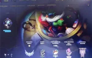 Conta LoL raríssima com três skins raras do beta
