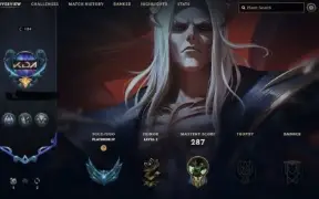 Conta platina 4 com skins e conteúdos raros