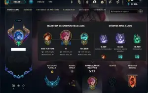 Platina 2 com TODOS os champs e 360 Skins + 9 Vitoriosas