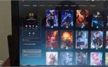 Conta League of Legends com passe Battle Quinn ativado.
