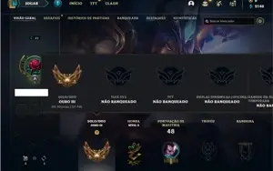 Conta ouro 3 com 32 Champs e 4 Skins + 4 Fragmentos de skins
