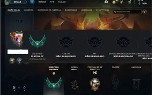 Conta platina 4 com 38 Champs e 13 Skins + 2 Fragmentos