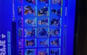 Conta Fortnite com várias skins e vários passes completos