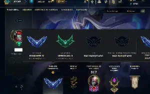 Esmeralda 2 com 85 Champs e 87 Skins ( JG / TOP / MID )