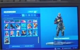 Conta fortnite com ikonik e skins de pacote e s8