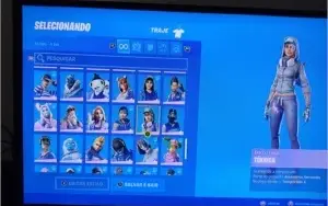 Conta fortnite s3  com 127 skins + salve o mundo