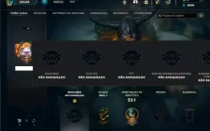 Unranked com 60 Champs e 17 Skins + 22 Espolios