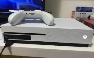 XBOX ONE S 1T - SEMI NOVO