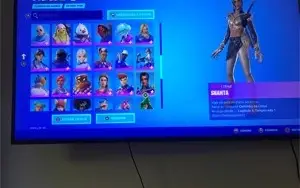 Conta Fortnite provo skins lobby