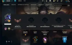 Unranked com 150 Champs e 126 Skins + 10 espolios