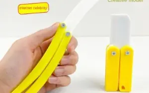 Faca borboleta banana 3D dobrável faca voadora brinquedo par