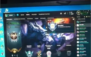 Vendo conta de league of legends platina 3