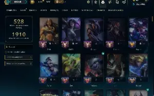 Platina 2 com TODOS os Champs e 258 Skins ( MONO ADC )