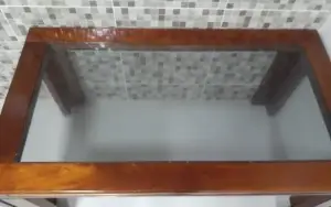 mesa de jantar de madeira com vidro