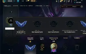 Diamante 4 com 30 champs e 3 Skins