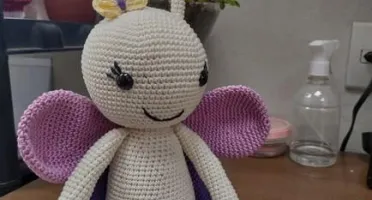 Amigurumi Borboleta Cristal tamanho 50 cm