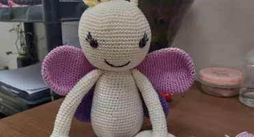 Amigurumi Borboleta Cristal tamanho 50 cm