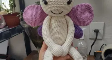 Amigurumi Borboleta Cristal tamanho 50 cm