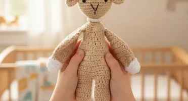 Naninha Ovelha Amigurumi Artesanal Bebê Objeto Apego Sono