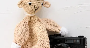 Naninha Ovelha Amigurumi Artesanal Bebê Objeto Apego Sono