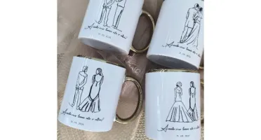 Caneca com Borda e Alça Douradas Personalizada