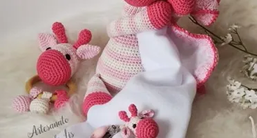 Kit Baby em Crochê com Naninha - Tema Girafa