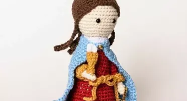 Santa Bárbara em Amigurumi