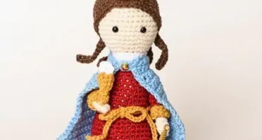 Santa Bárbara em Amigurumi