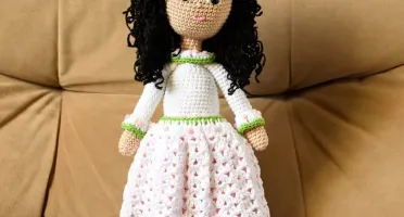 Boneca Prenda em amigurumi