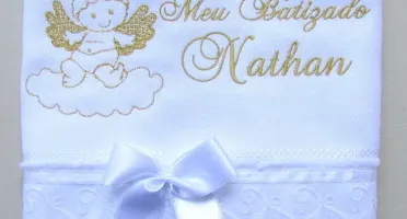 Toalha para Batizado Bordada com Guipir