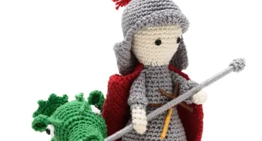 São Jorge e o dragão em amigurumi