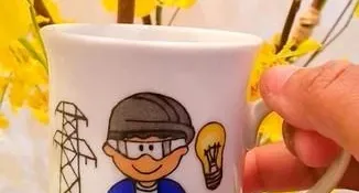 Caneca de Porcelana Eletricista Personalizada - 240 ml