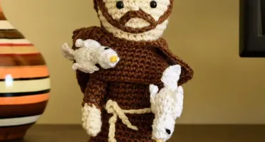São Francisco de Assis em Amigurumi