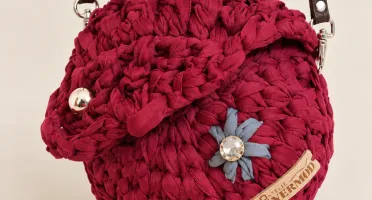 Bolsa de crochê Via Láctea vermelha