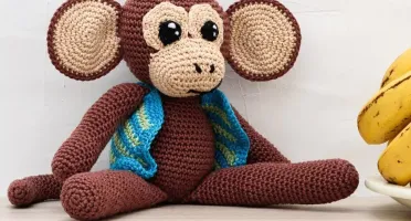 Macaco de Colete em Amigurumi