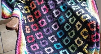Manta Multicolorida em Crochê