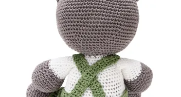 Urso de Jardineira Verde em Amigurumi
