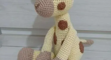 Amigurumi Girafa Dengosa