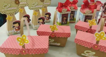 Cestinha Floral Personalizada com Aplique 3D