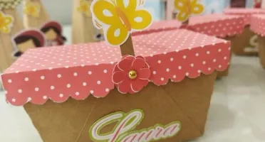 Cestinha Floral Personalizada com Aplique 3D
