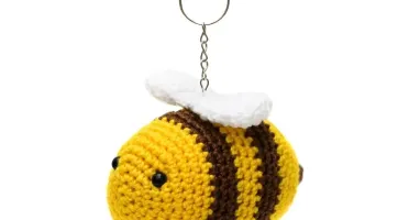 Chaveiro abelhinha em amigurumi