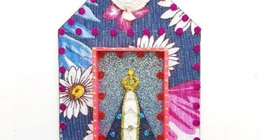 Capelinha de Madeira e Chita "N. S. Aparecida"