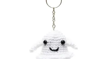 Chaveiro fantasminha em amigurumi