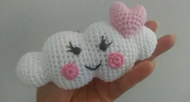 Nuvem de Amor em crochê