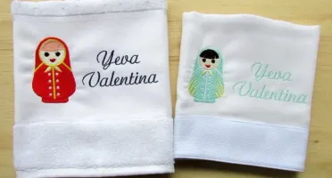 Kit Toalha e Fralda de Boca Bordadas e Personalizadas
