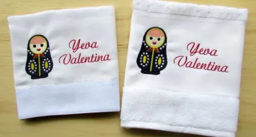 Kit Toalha e Fralda de Boca Bordadas e Personalizadas
