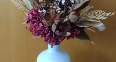 Buque com flores desidratadas (55cm)